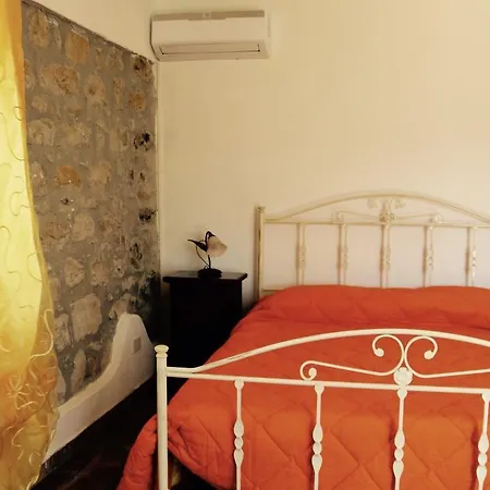 مزرعة للإقامة Il Giglio Pettineo